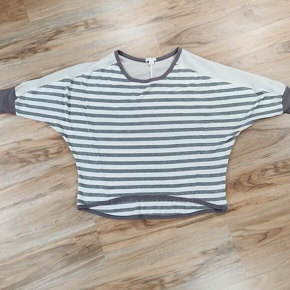 🐞Xhilaration Cream Striped Linen Blend Crop Batwing Top Medium - Picture 1 of 11